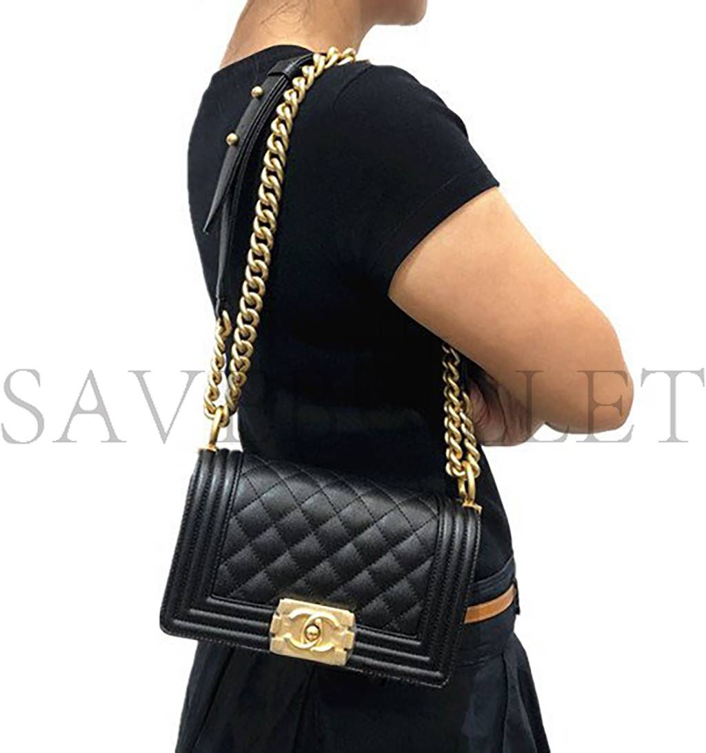 Ch*el small boy Ch*el handbag gold hardware a67085 y09876 94305 (20.5*12*8.5cm)